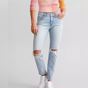 BKE Women’s Mom Jean Light Wash